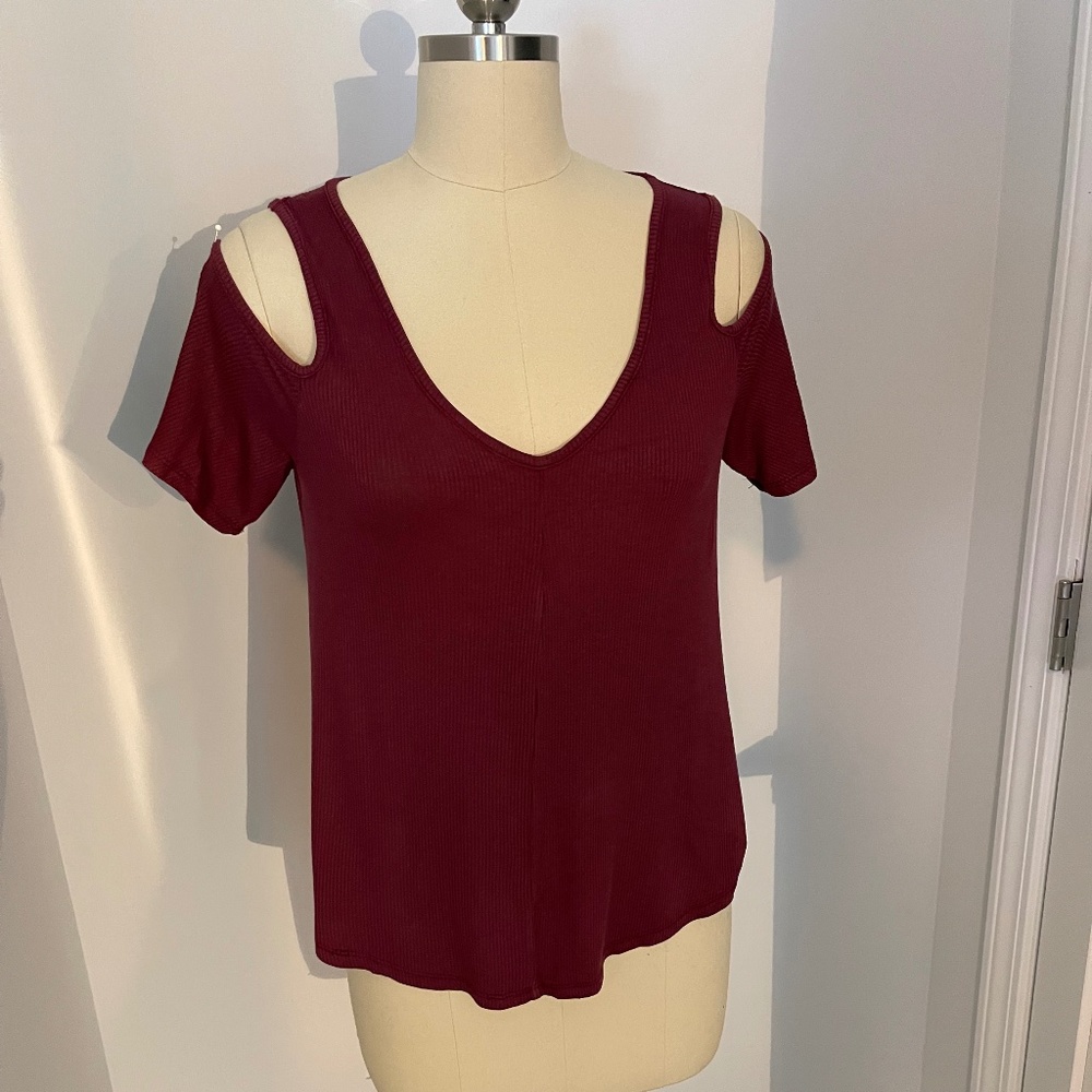 One Heart Clothing- Cranberry Cold Shoulder Short Sleeve Top- Size Small